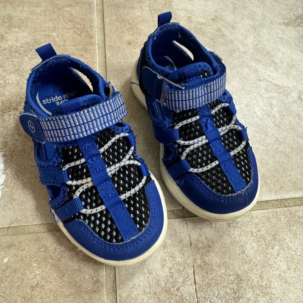 Stride Rite size 6 Taddy sandal